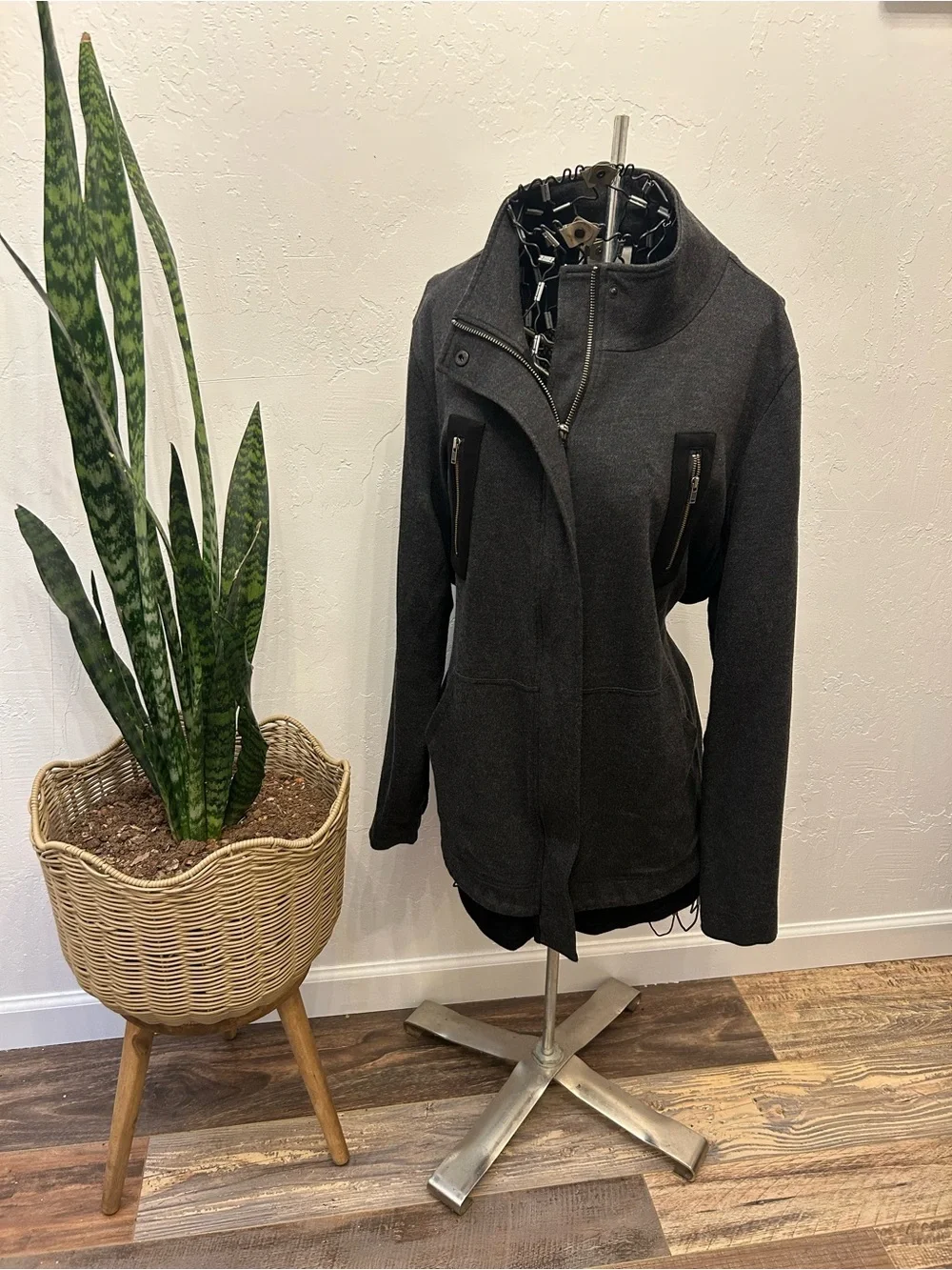Cabi Gray Moto Jacket Large Mesh Back‎ Zip Detail Belted Sweater Jacket